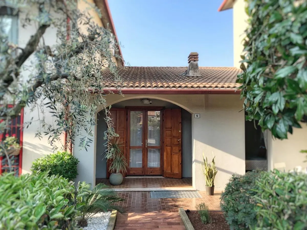 Apartment Appartamento Casa Emilia Sirmione Italy